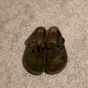 Birkenstock Boston Suede Mocha Clog, Size 42 (Men’s 9-9.5), lightly worn